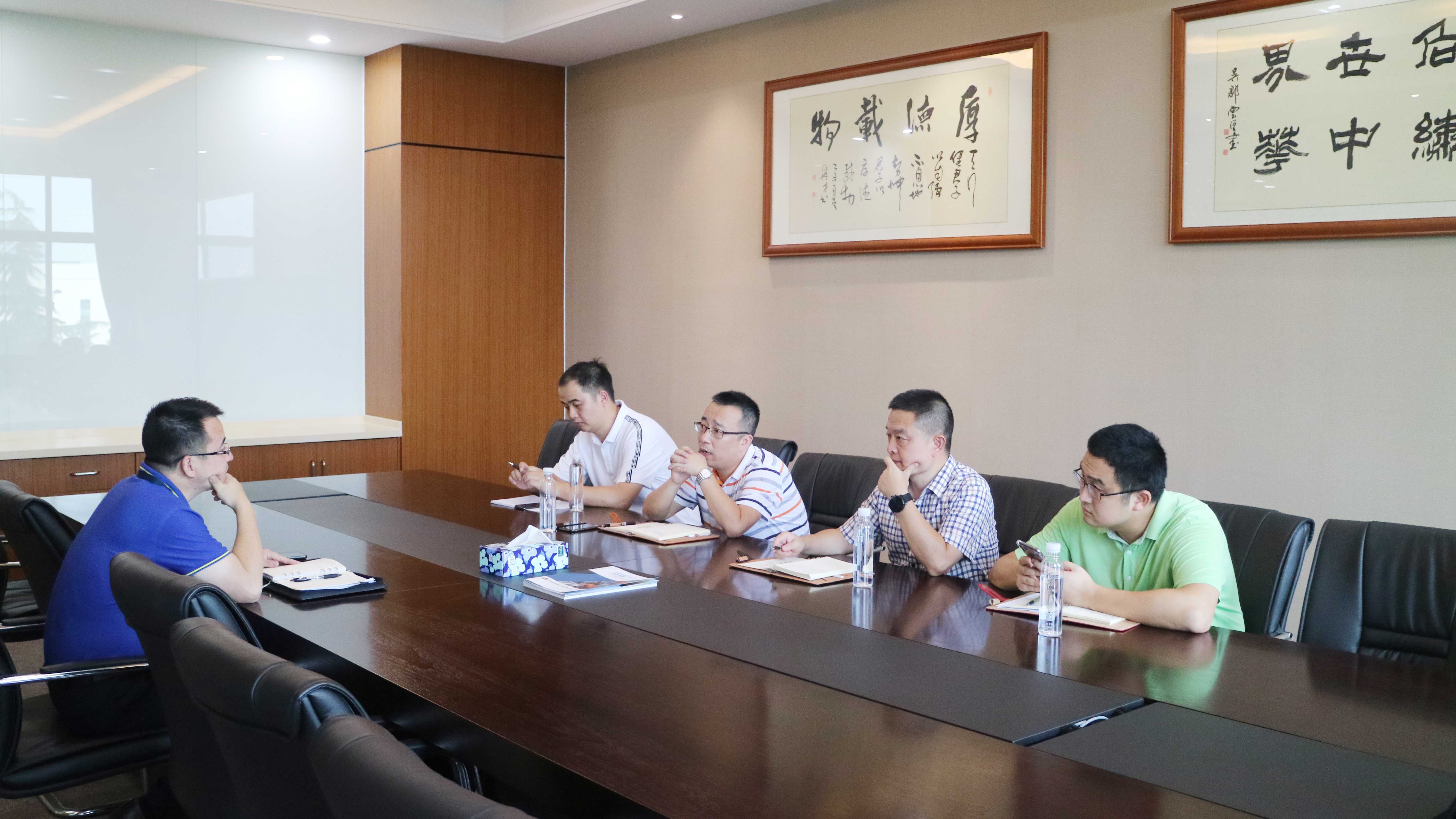 蘇州新區滸關經開區黨工委副書記何寧一行調研通錦指導工作