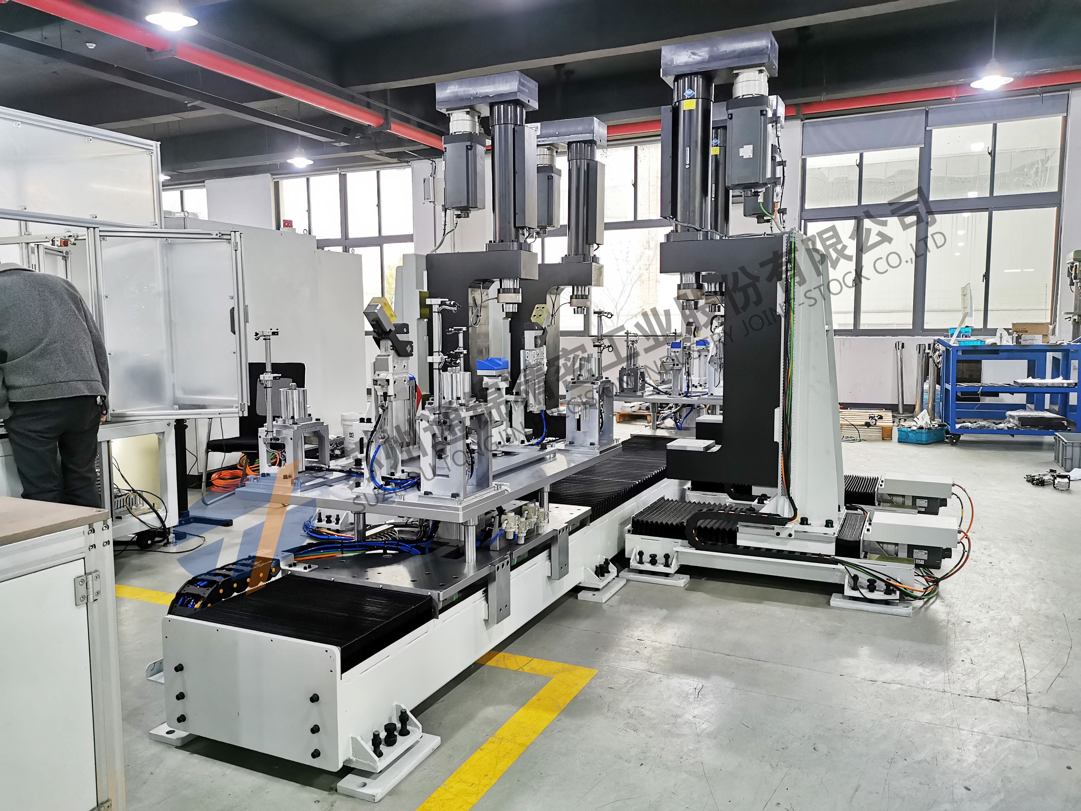 四驅(qū)壓裝設備